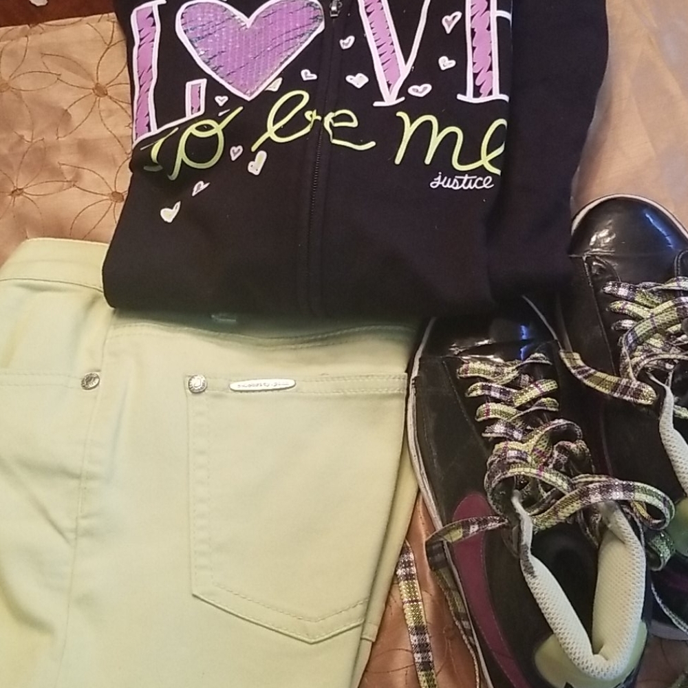 3 pcs Jean's, sneaker, hoodie